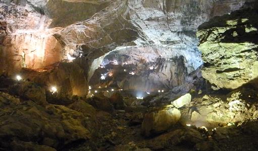 Cuevas_Valporquero_02.jpg