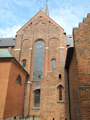 Cathedrale_Roskilde_exterieur_4.jpg